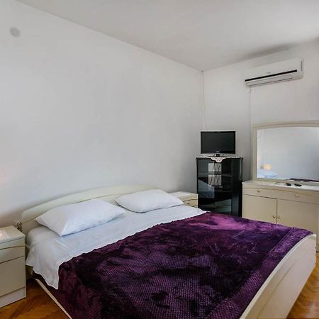 Apartments Mate Balote 54 Krk Exterior photo