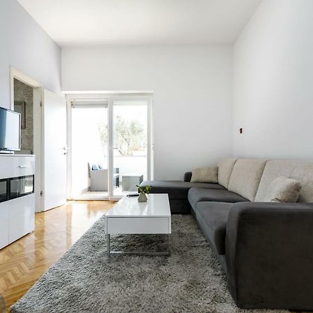 Apartments Mate Balote 54 Krk Exterior photo