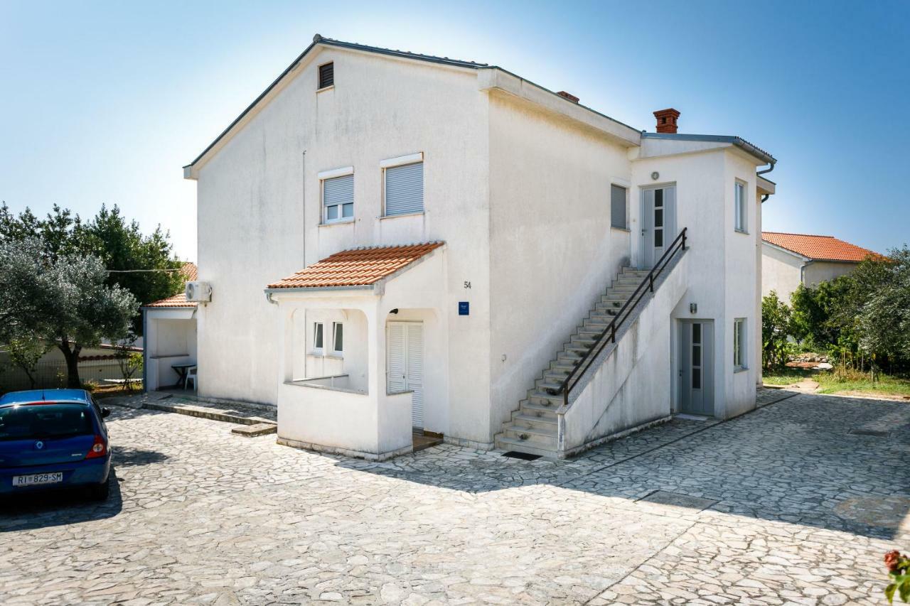 Apartments Mate Balote 54 Krk Exterior photo